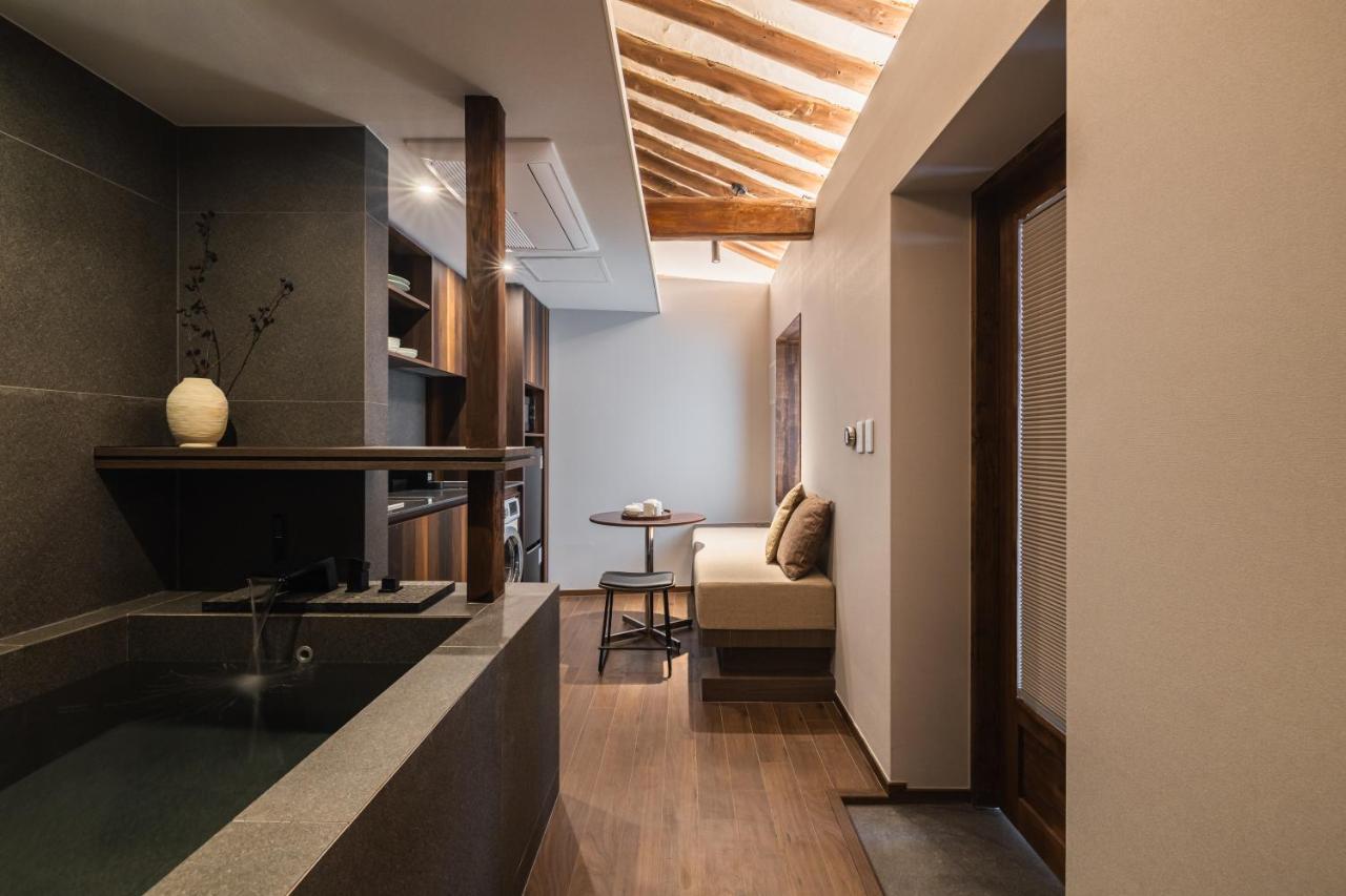 Apartment Warm Hearth - East *