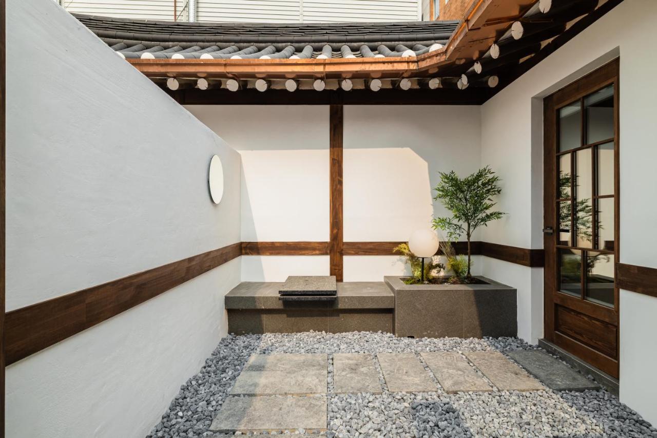 Warm Hearth - East Apartment